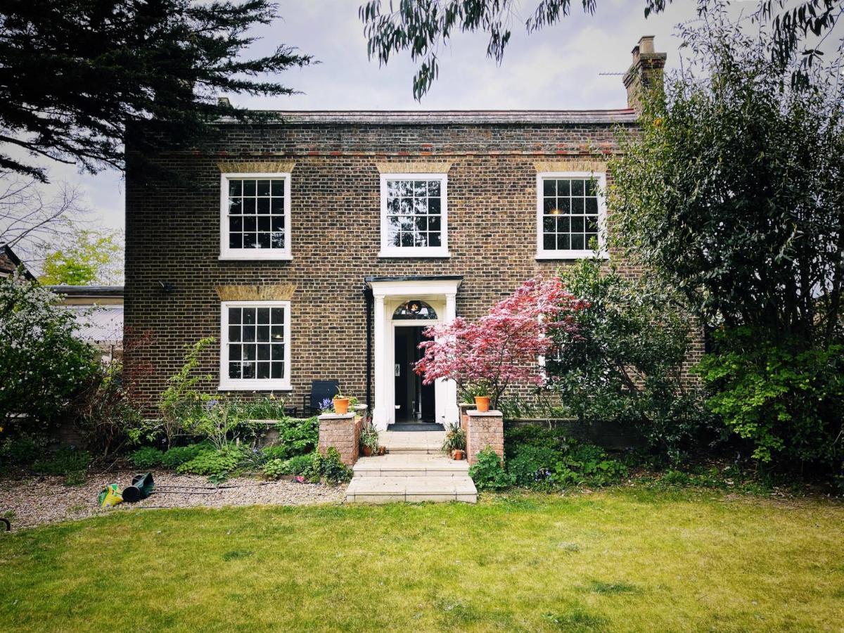 Manor House Of Cheshunt- Historic Villa Exterior foto