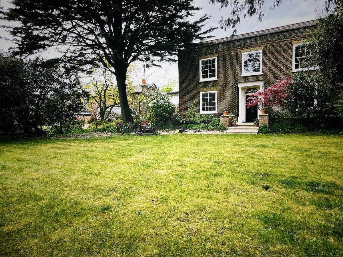 Manor House Of Cheshunt- Historic Villa Exterior foto