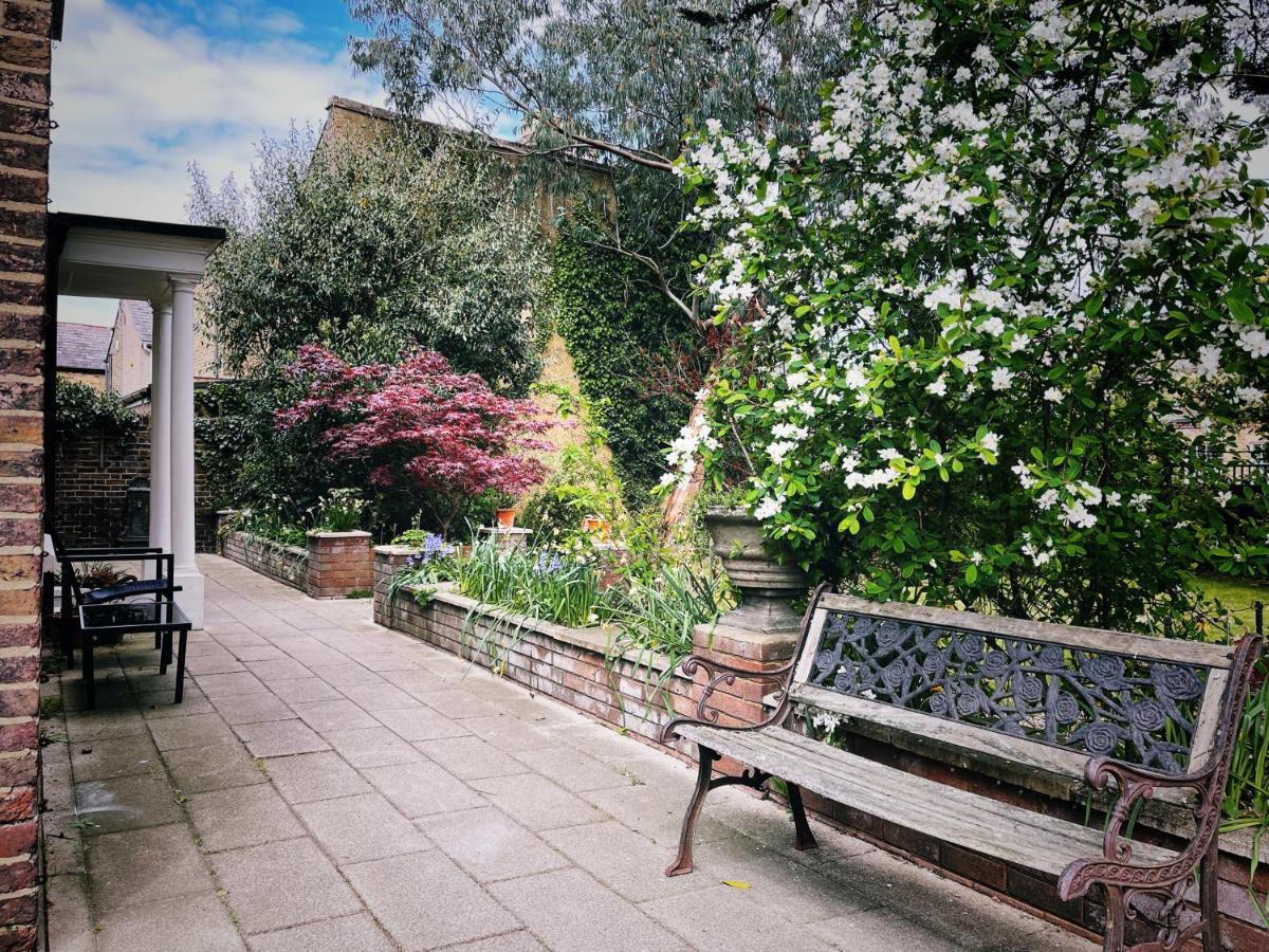 Manor House Of Cheshunt- Historic Villa Exterior foto