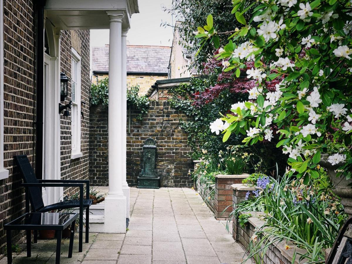 Manor House Of Cheshunt- Historic Villa Exterior foto